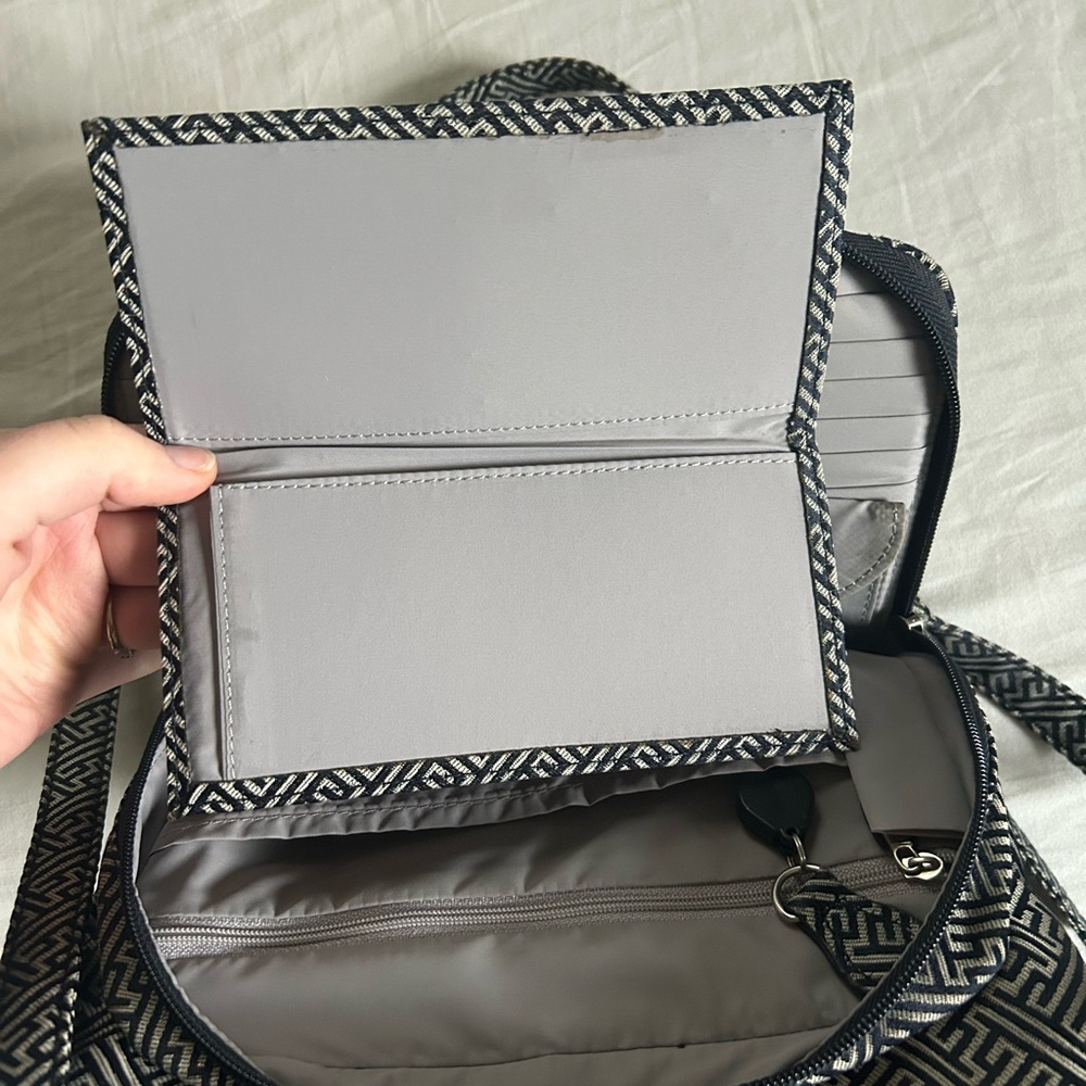 Travelon Crossbody Bag and wallet - Picture 7 of 7